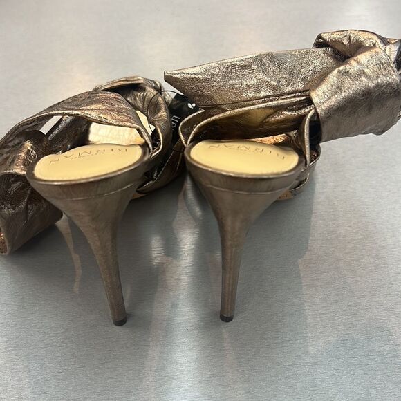 Alexandre Birman gold heels  - Picture 3 of 7